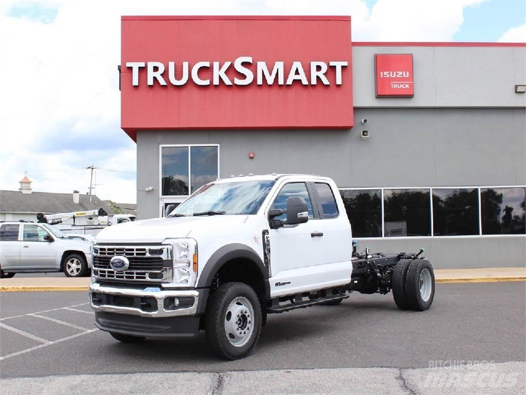 Ford F550 Camiões de chassis e cabine