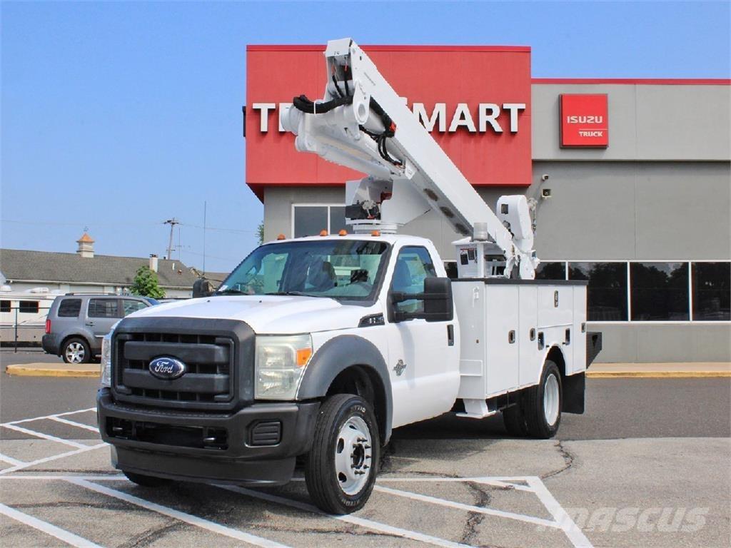 Ford F550 Plataformas aéreas montadas em camião