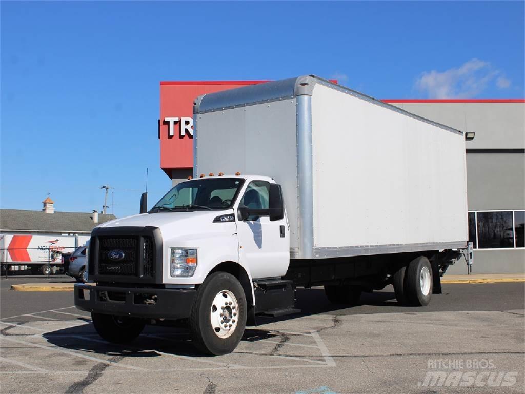 Ford F650 Camiões de caixa fechada