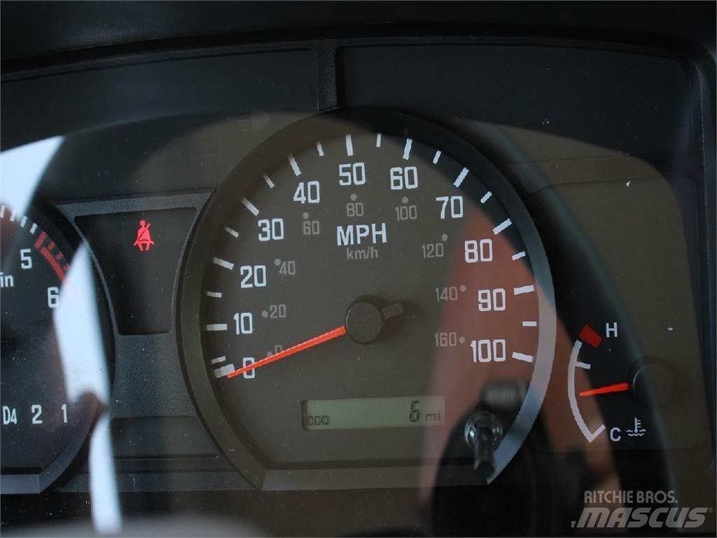 Isuzu NPR-HD Camiões estrado/caixa aberta
