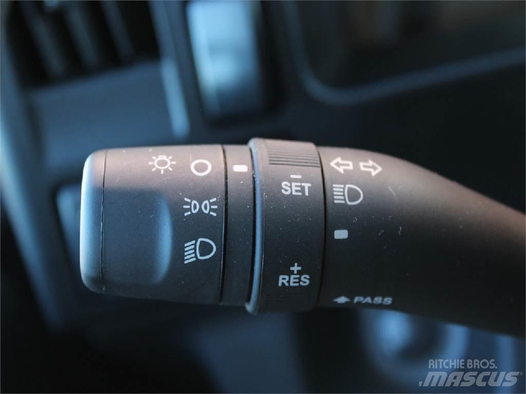Isuzu NPR-HD Camiões de caixa fechada