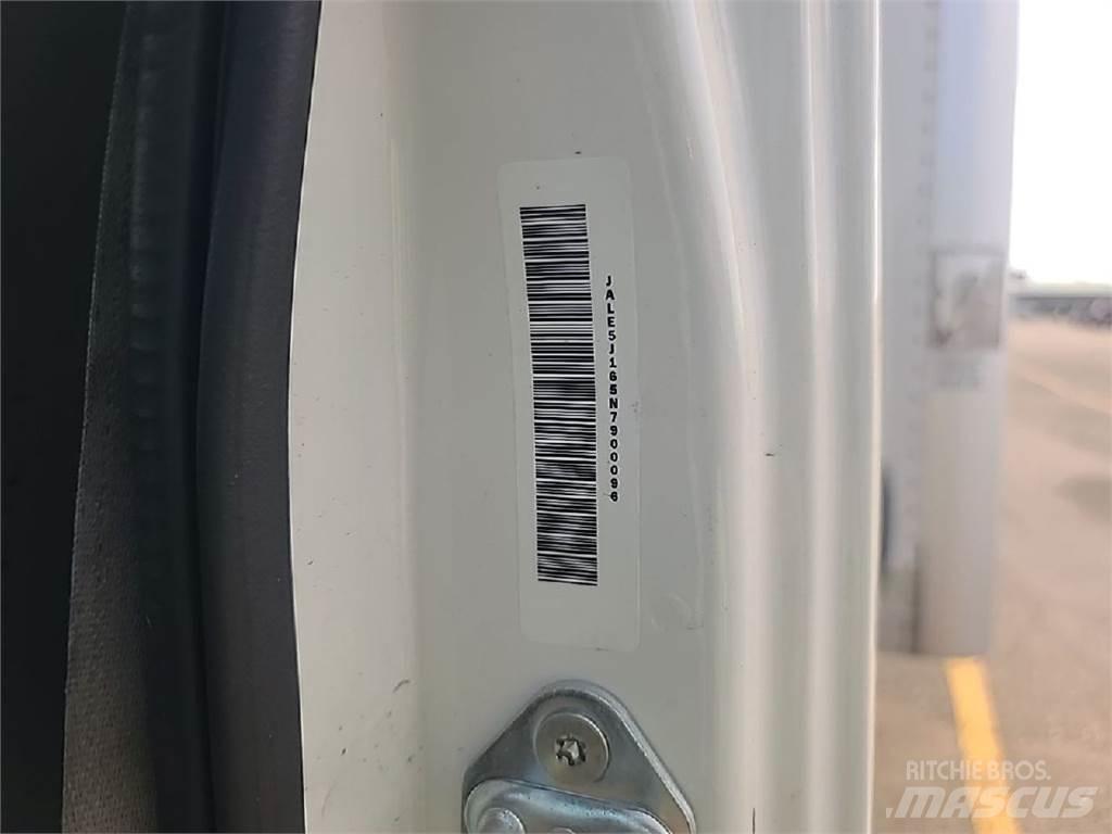 Isuzu NQR Camiões de caixa fechada