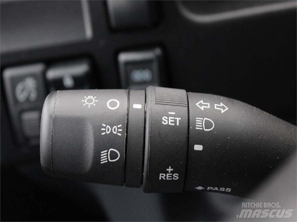 Isuzu NRR Camiões de caixa fechada