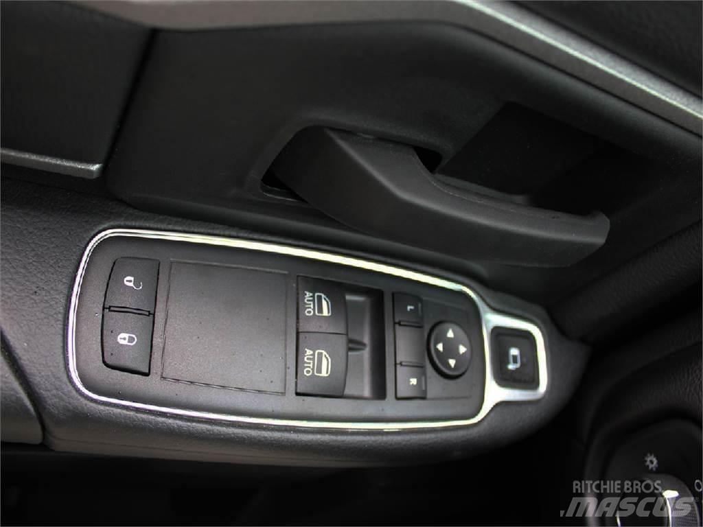 RAM 5500 Plataformas aéreas montadas em camião