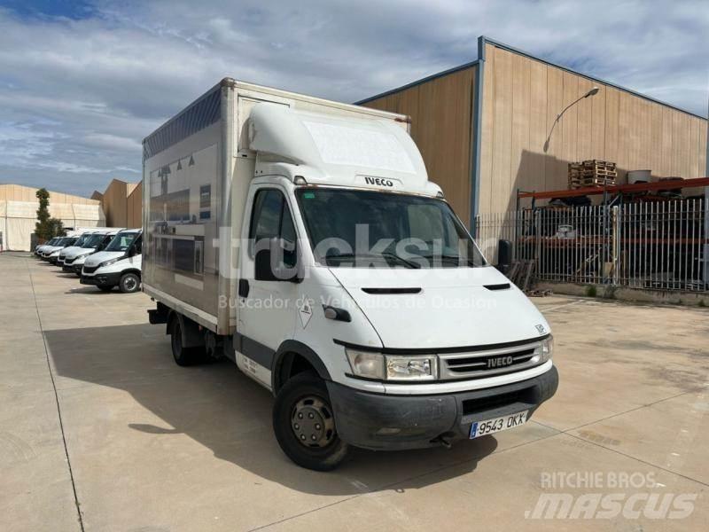 Iveco 35C14 Caixa fechada