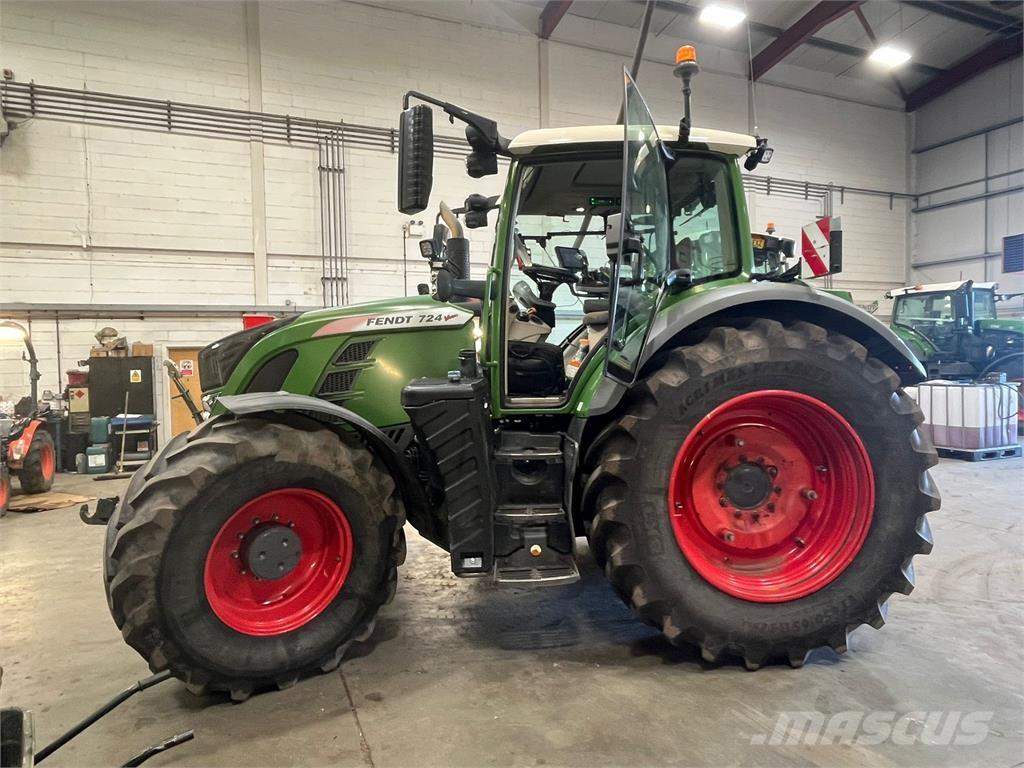 Fendt 724 VARIO S4 Tratores Agrícolas usados
