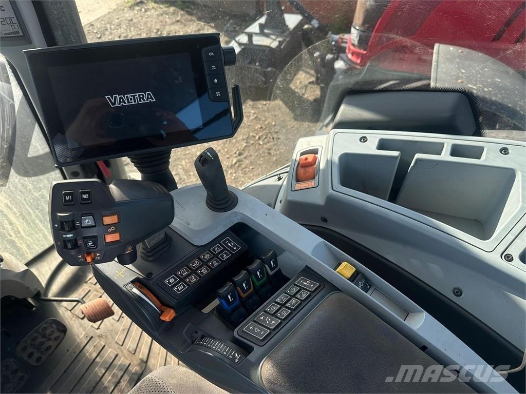 Valtra T234D Tratores Agrícolas usados