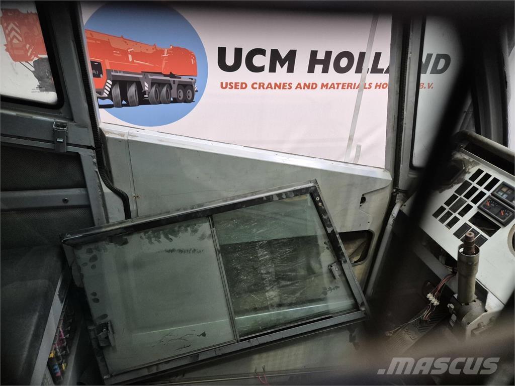  C.T.2 upper cabin Cabines e interior máquinas construção