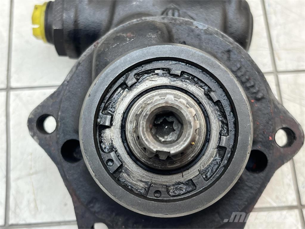 ZF steering pump Peças e equipamento de gruas