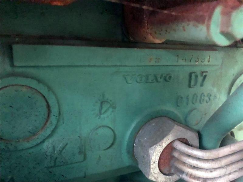 Volvo D7B Movimentação cargas - Outros
