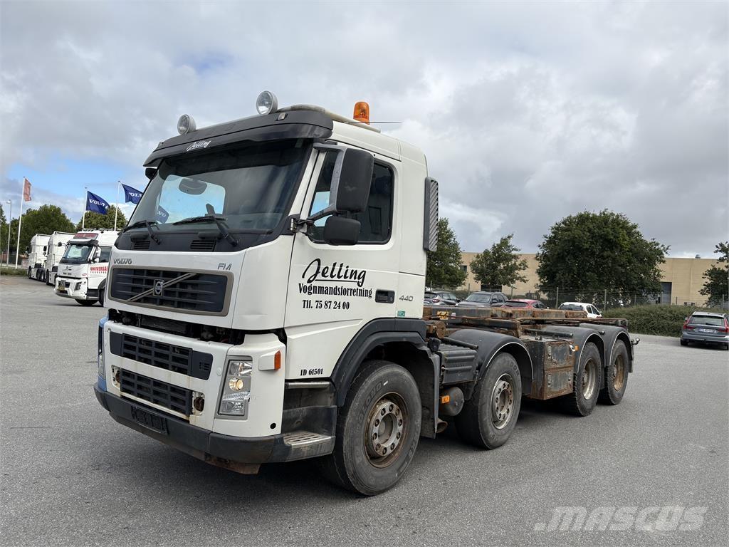 Volvo FM440 Camiões caixa desmontável com elevador de cabo
