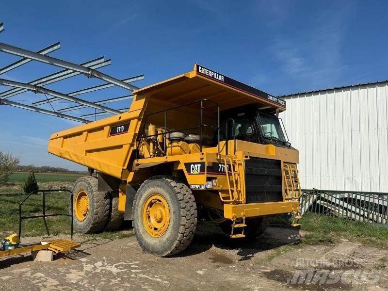 CAT 771D Camiőes dumper basculantes rígidos