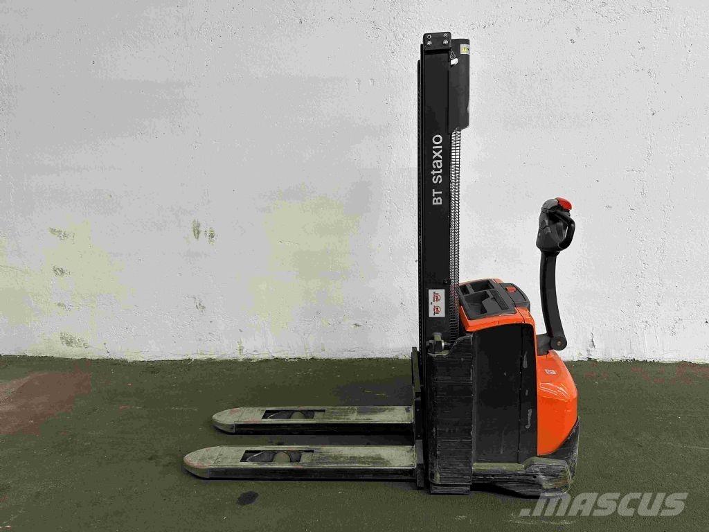 BT SWE 100 Empilhador para operador externo