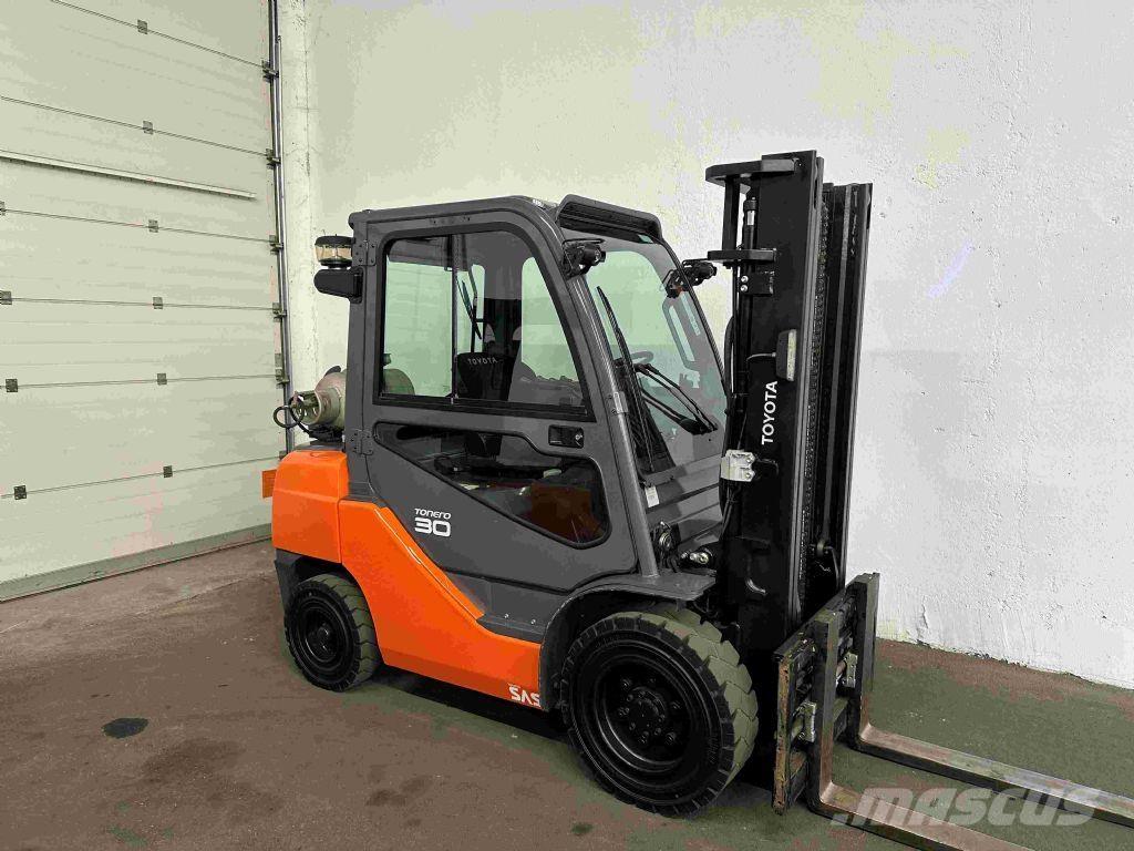 Toyota 02-8FGF30 Empilhadores a gás