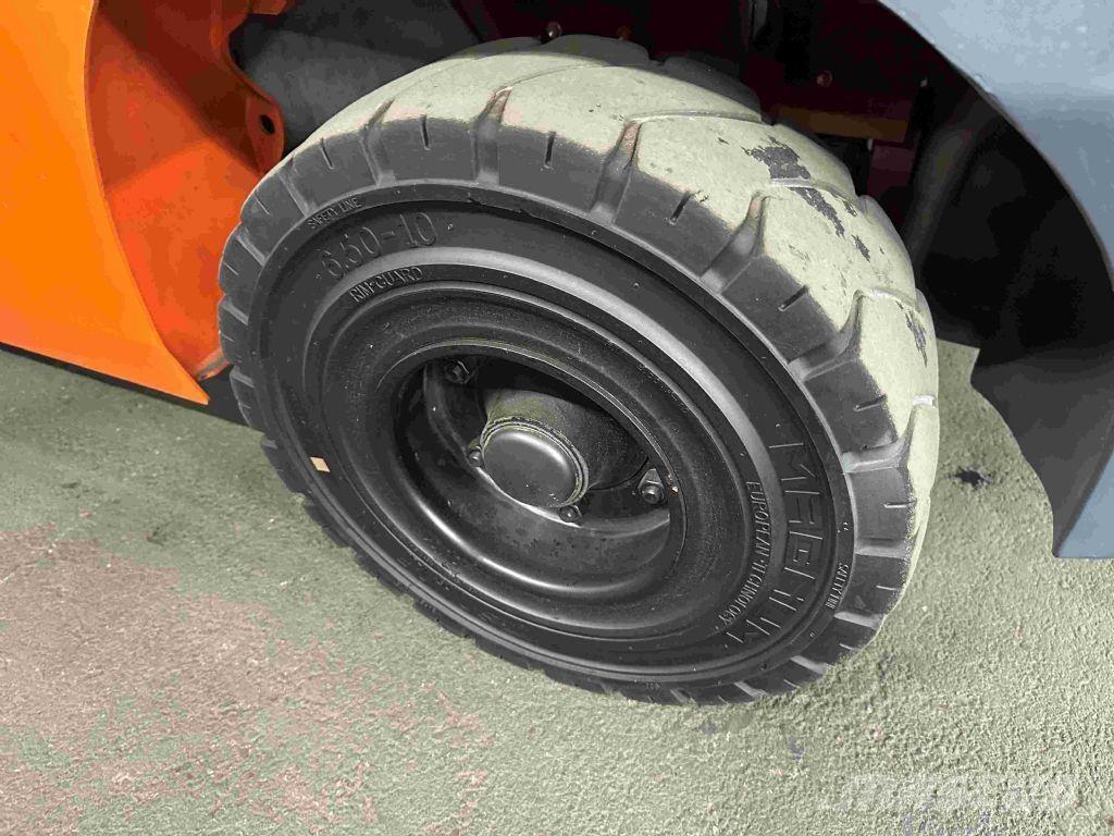 Toyota 02-8FGF30 Empilhadores a gás