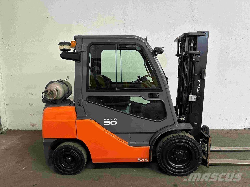Toyota 02-8FGF30 Empilhadores a gás