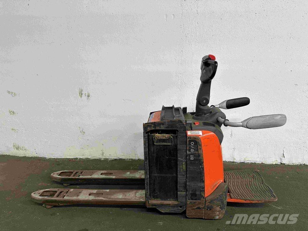 Toyota LPE 200 Porta palettes
