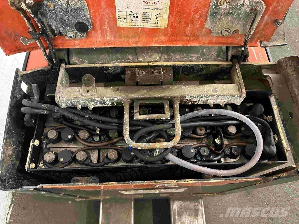 Toyota LPE 200 Porta palettes