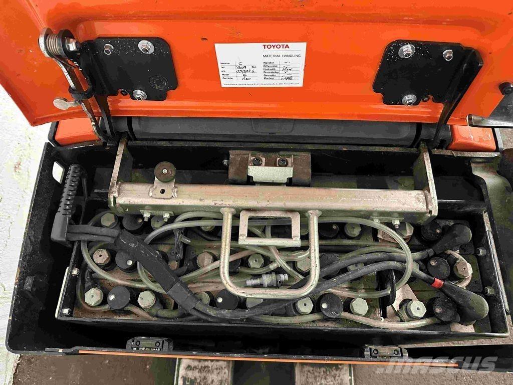 Toyota LPE 200 Porta palettes