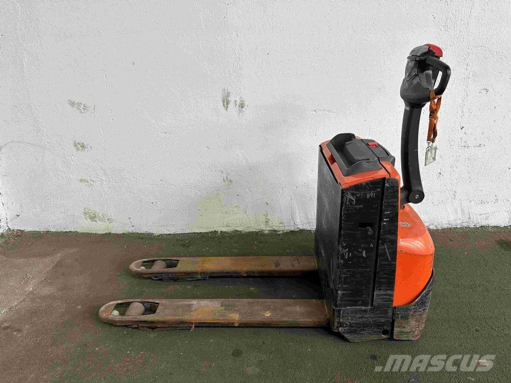 Toyota LWE 140 Porta palettes