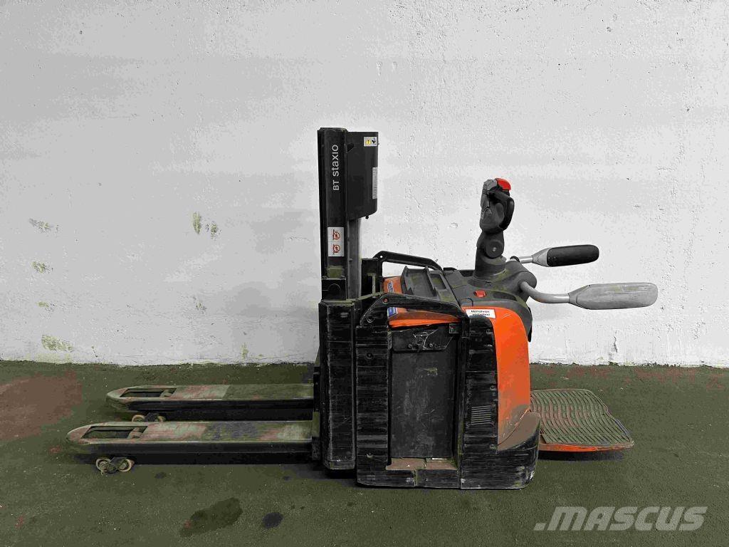 Toyota SPE 200 D Empilhador para operador externo