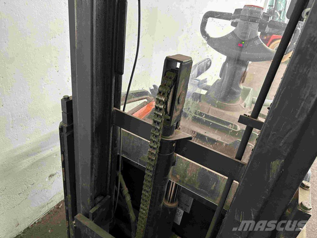 Toyota SPE 200 D Empilhador para operador externo