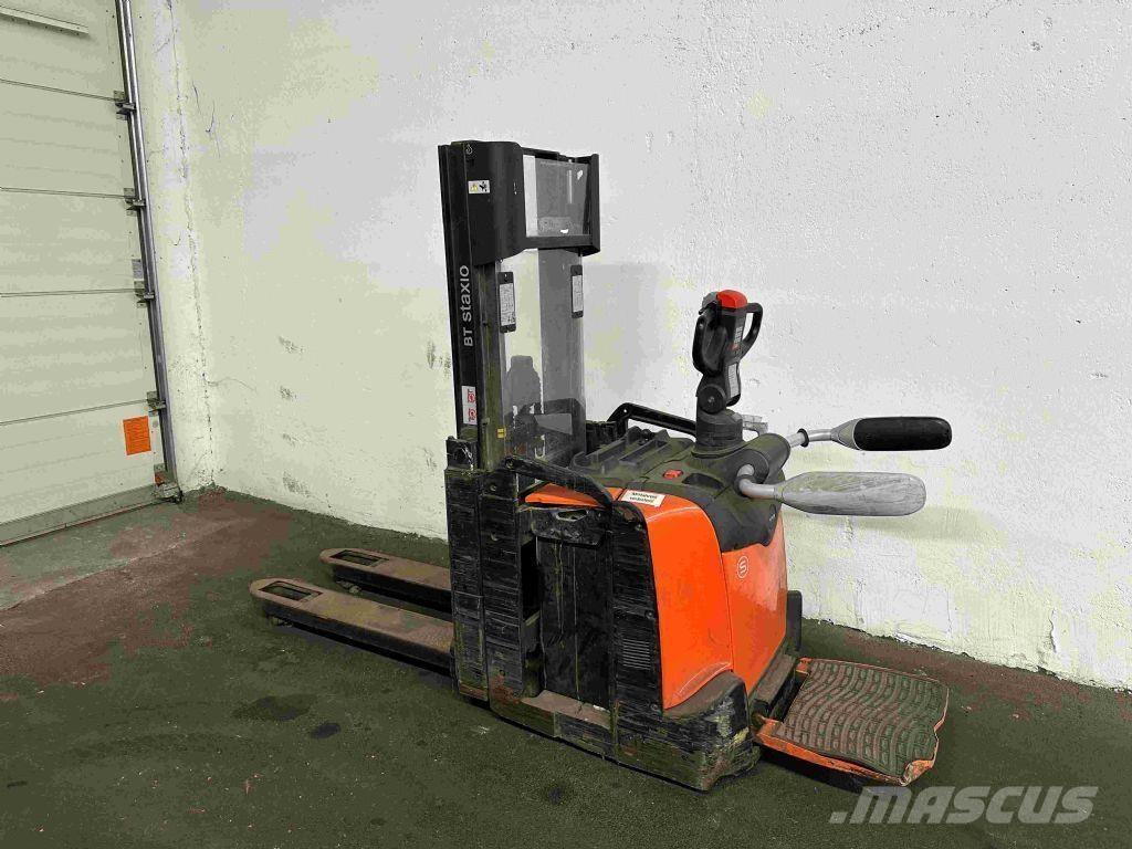 Toyota SPE 200 D Empilhador para operador externo