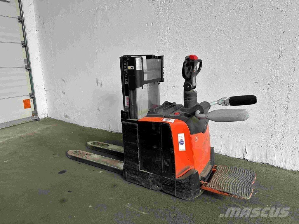 Toyota SPE 200 DN Empilhador para operador externo