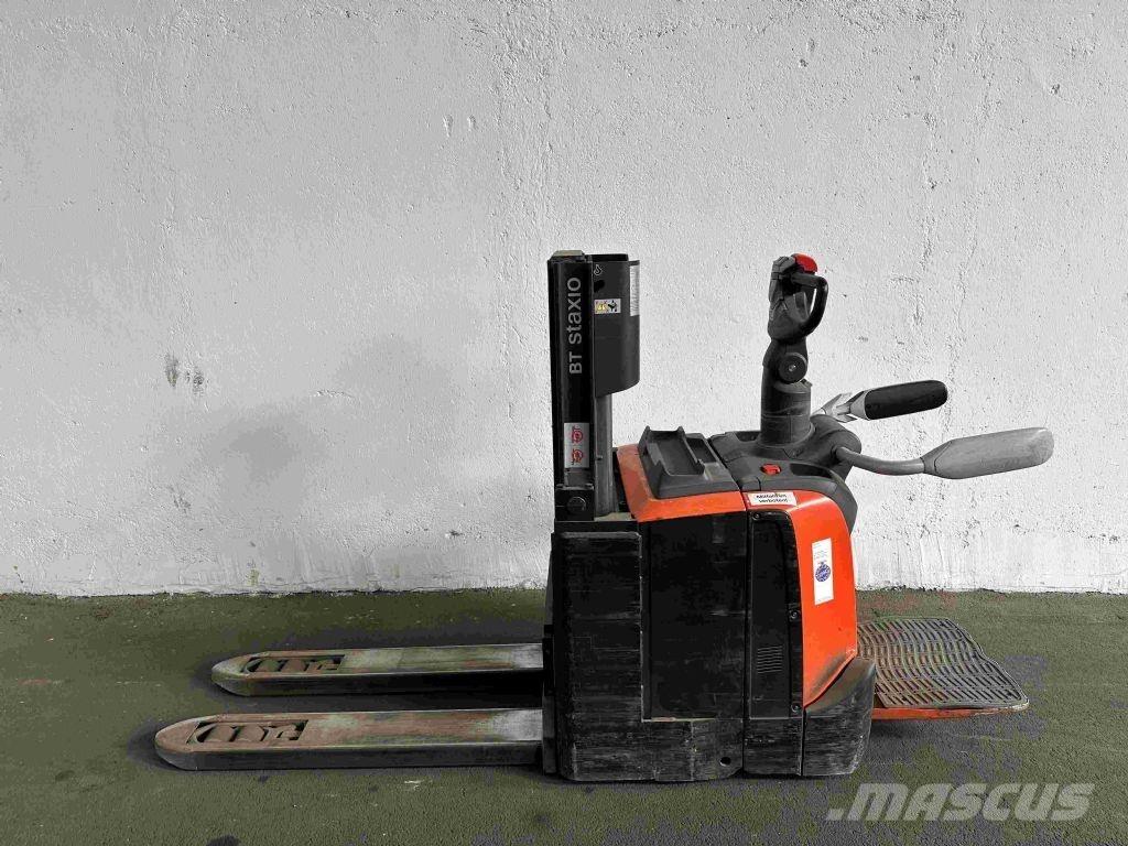 Toyota SPE 200 DN Empilhador para operador externo