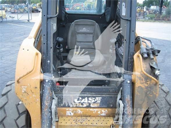 CASE SV250 Carregadoras de direcção deslizante