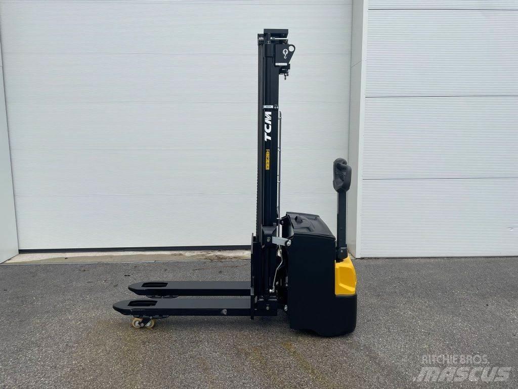 TCM SPW14-N3 Empilhador para operador externo