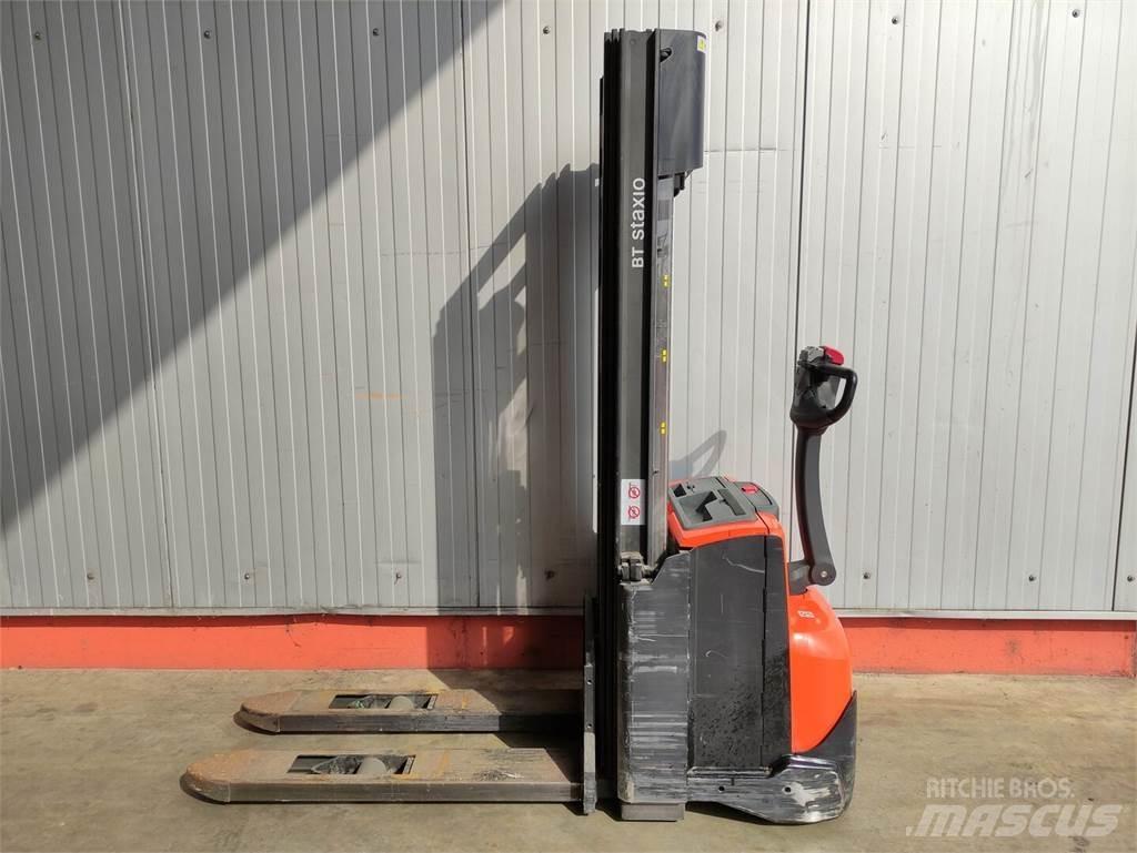BT SWE120 Empilhador para operador externo