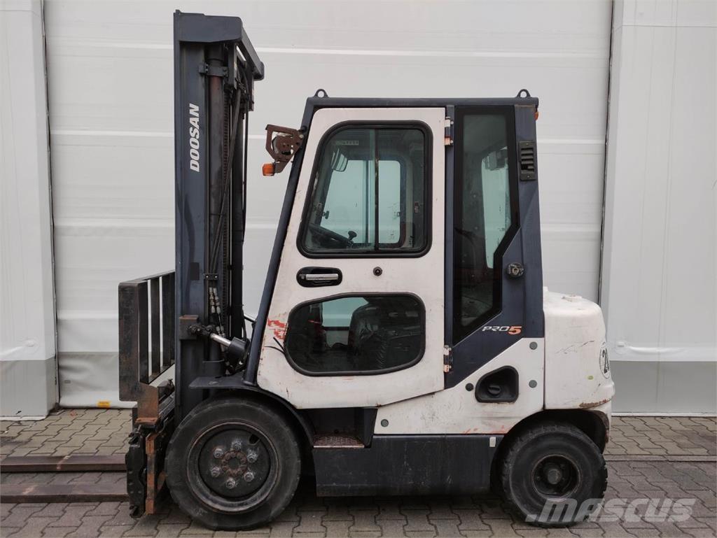 Doosan D25S-5 Empilhadores Diesel