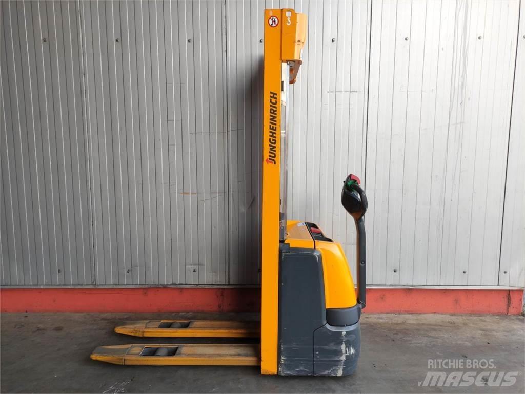 Jungheinrich EJC 112 Empilhador para operador externo