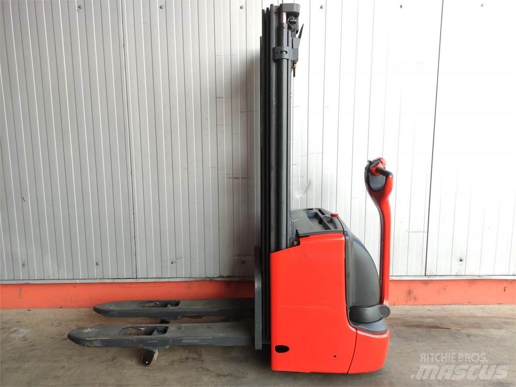 Linde L12i-1172 Empilhador para operador externo