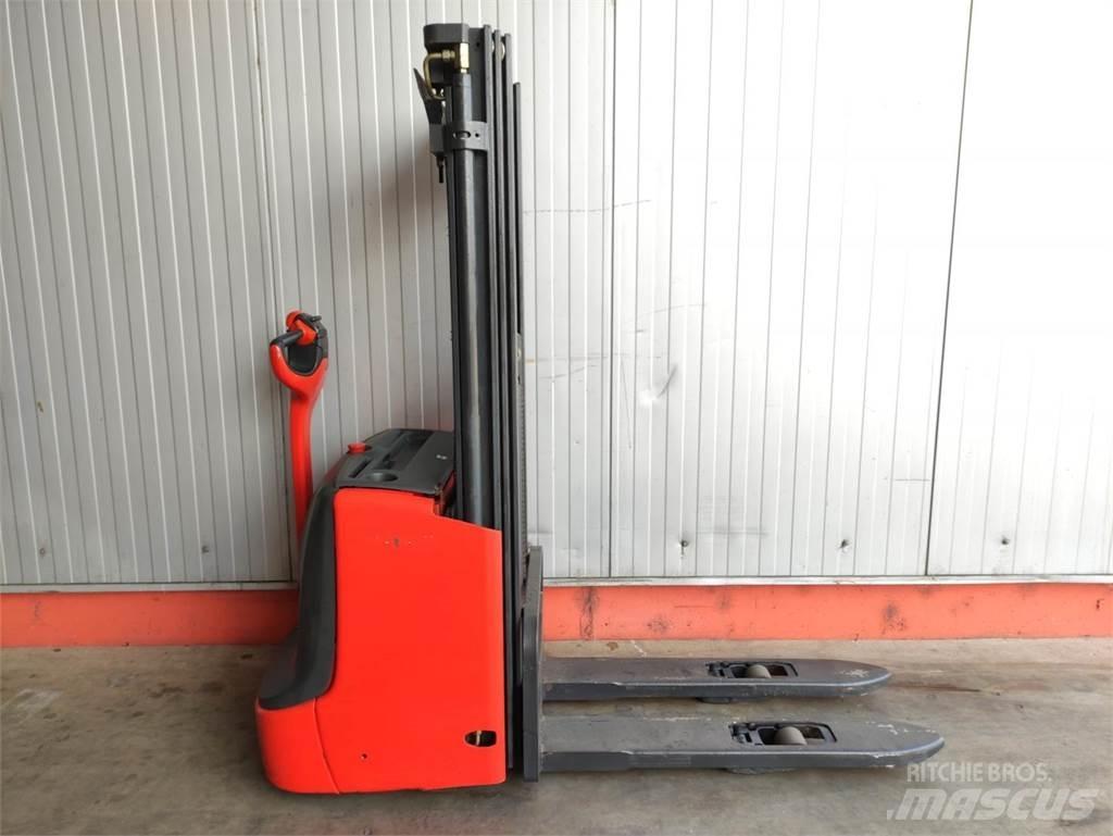 Linde L12i-1172 Empilhador para operador externo