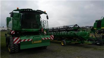 John Deere S685