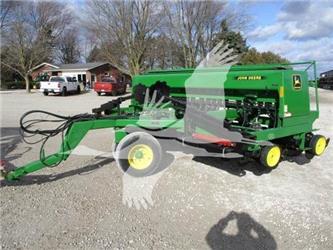 John Deere 750