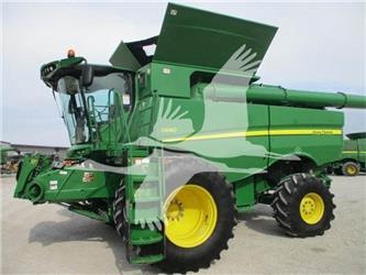 John Deere S690