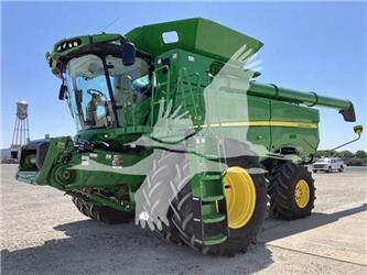 John Deere S780