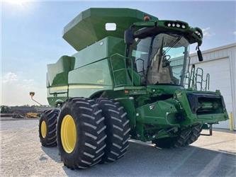 John Deere S780