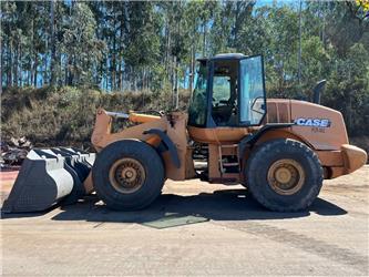 CASE 821 E
