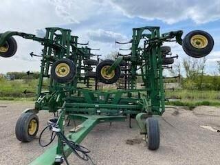 John Deere 2210