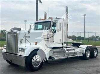 Kenworth W900