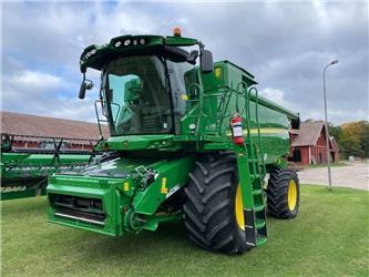 John Deere T 660