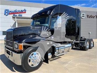 Mack PINNACLE 64T