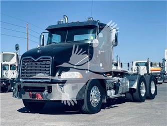 Mack PINNACLE CXU613