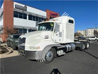 Mack PINNACLE CXU613