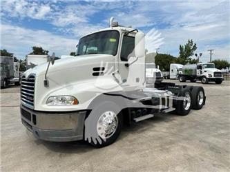 Mack PINNACLE CXU613