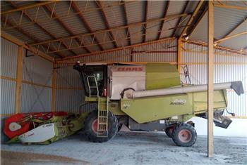 CLAAS Avero 240 T4F